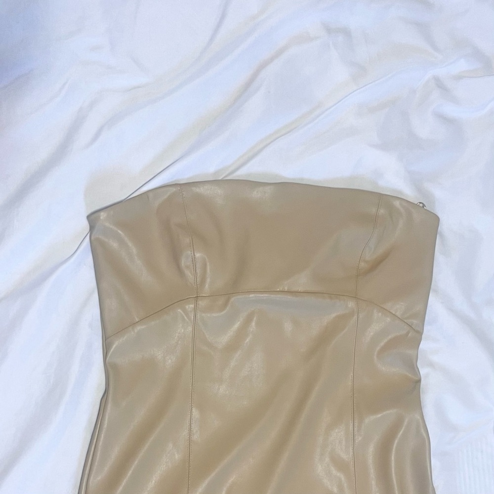 ZARA Faux Leather Strapless Midi Dress Tan Cream Size Med. NWT - Picture 4 of 13